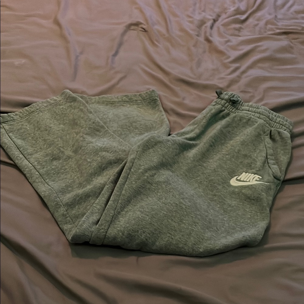 Nike Gray Sweatpants Relaxed Fit Soft Material
